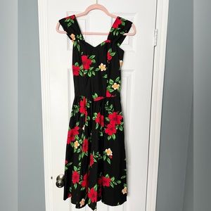 NWOT Royal Hawaiian Creations Black Red Hibiscus Retro Dress - Small